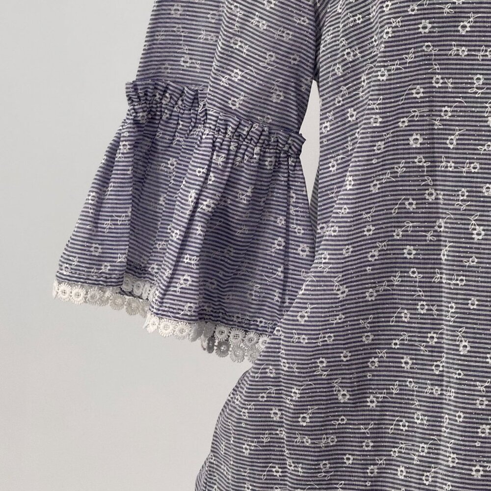 Court Rowe Cottagecore Top Bell Sleeve NEW Medium Floral Lace Striped‎ Regency - Picture 6 of 8